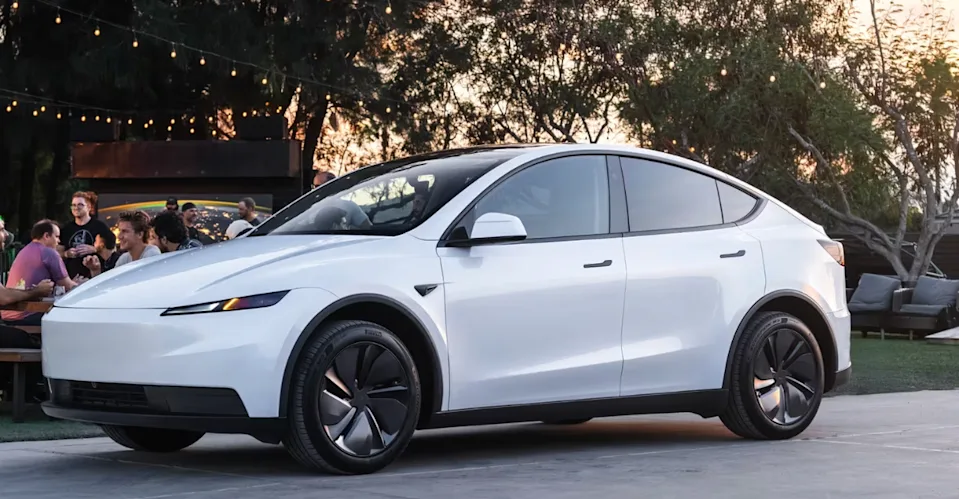 Tesla onthult nieuwe Model Y Standard: minder luxe, lagere prijs