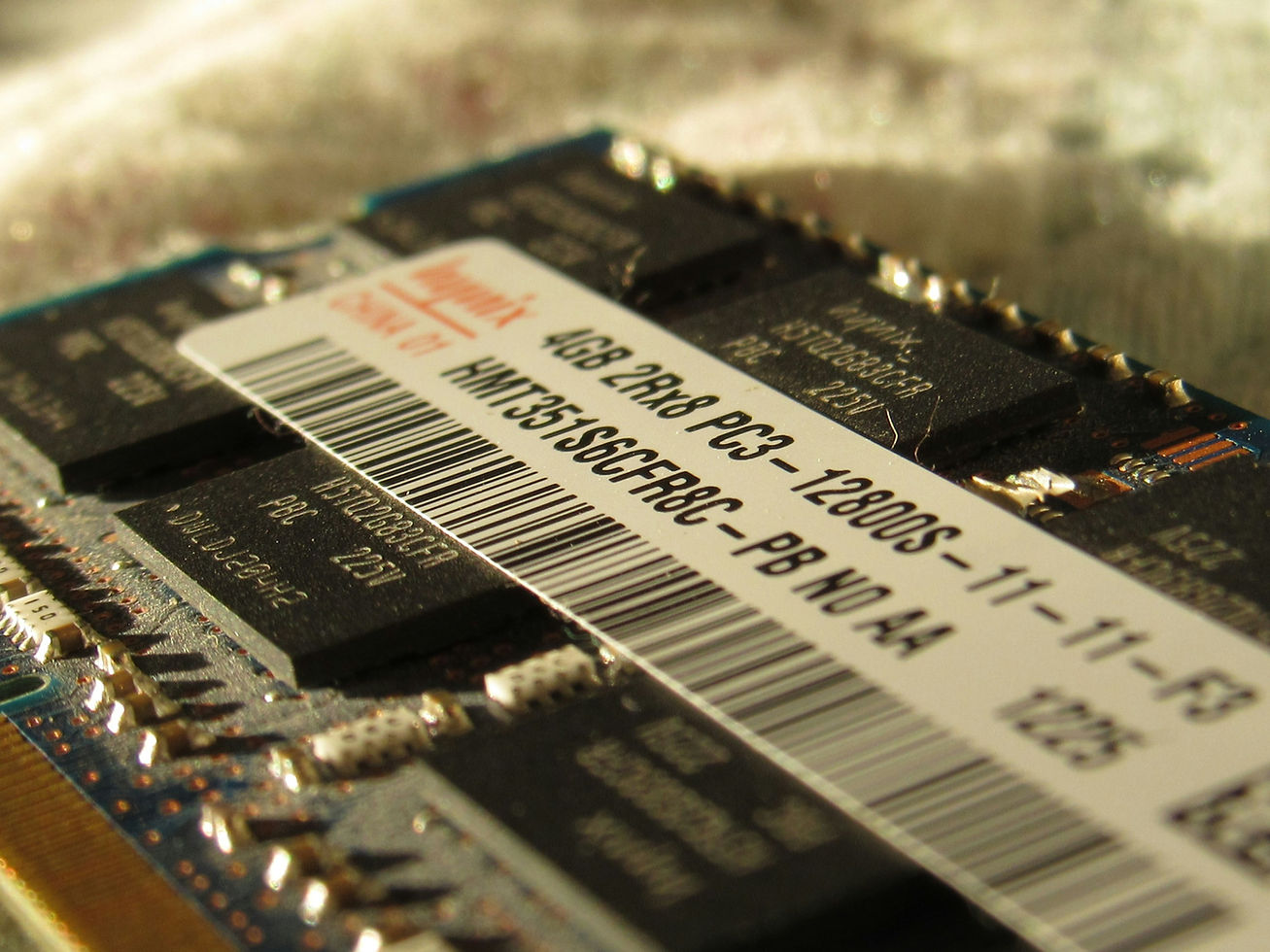Close-up van een oudere DDR3-geheugenmodule van SK hynix